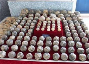 Thanh hoá : découverte de boulets de canon en pierre dans la citadelle des hô