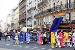 Le Vietnam participe au Carnaval tropical de Paris