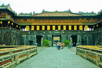 voyage Hue visite pagode Thien Mu (la Dame Céleste) - Vietnam tour