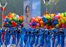 Grand défilé à la célébration du millénaire de thang long – ha noi