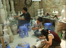 Les céramistes de bat tràng s'affairent pour le millénaire de thang long-hanoi