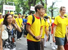 Hanoi: 10.000 personnes participent à une marche