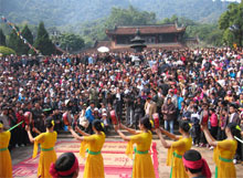Mardi, ouverture de la fête de la pagode des parfums