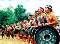 Le festival culturel des ethnies dans le centre