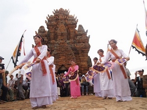 Les cham brahmanistes à ninh thuan célèbrent leur fête katé
