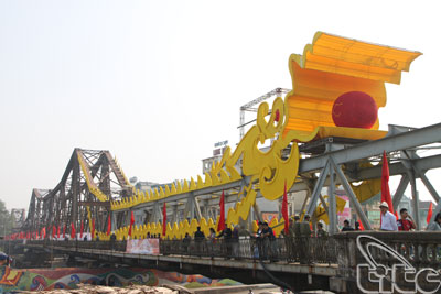 Hanoi souhaite l'aide de la france dans la restauration du pont long biên
