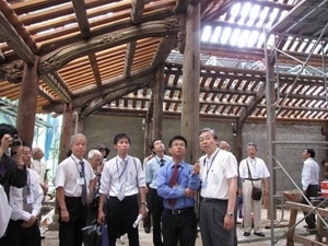 Vietnam et japon discutent de l'architecture traditionnelle en bois
