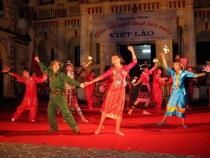 Vietnam-laos, échange musicale sur toute la gamme