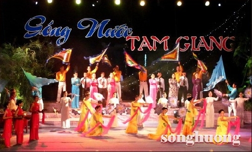 Joyeuse fête « vagues et eau de tam giang » 2012
