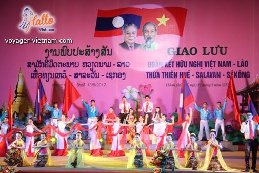Des échanges culturels vietnam-laos à hue