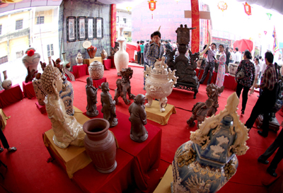 Ouverture d'une exposition de céramiques à Hai Phong
