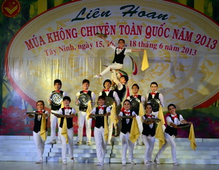 Festival national de danse amateur en piste à Tây Ninh