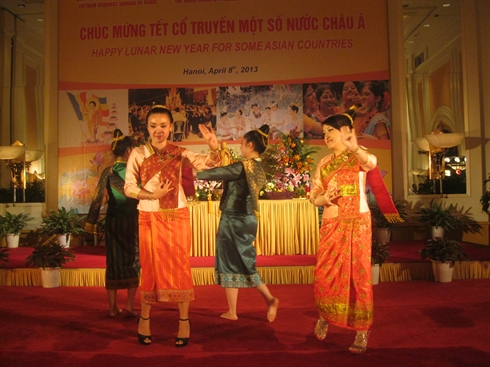 Le nouvel an traditionnel indien et d’autres pays d’asie à hanoi