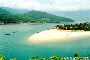 Thua thien hue accueil la fête “lang co – belle baie du monde”