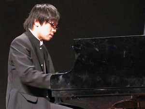 Piano : luu hong quang remporte le prix lev vlassenko