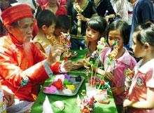 Fête de la mi-automne : les jouets traditionnels en reconquête