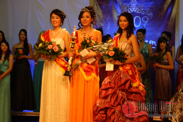 Le 3e concours miss vietnam en europe se prépare