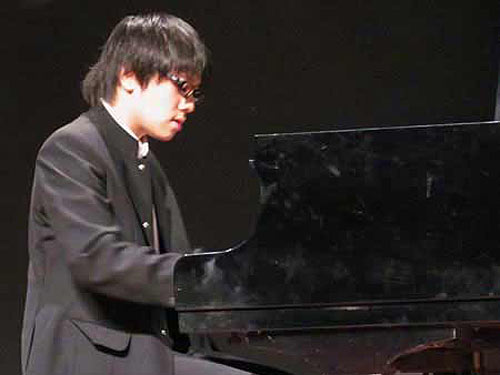 Piano : luu hong quang remporte le prix lev vlassenko