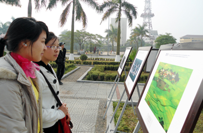 L'exposition internationale de photographies d'art à hung yen