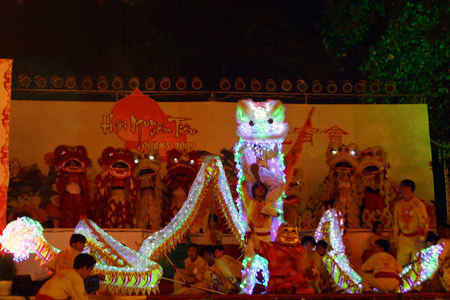 Un têt nguyên tiêu plein de couleurs à hô chi minh –ville