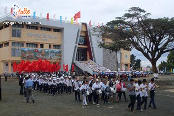 Une exposition de gongs de gia lai