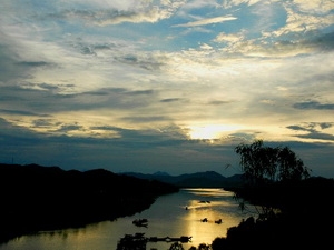 Thua thiên-huê : exploitation des sites touristiques de la colline de vong canh