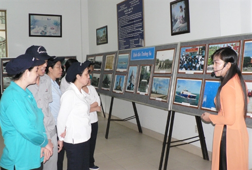 Exposition de photos ''Dông Nai s'oriente vers la mer et les îles