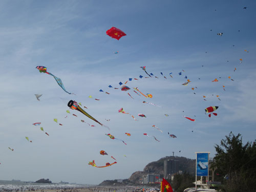 Concours de cerf-volants à vung tau