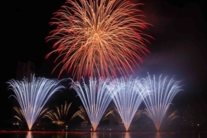 Da Nang illuminée par de magnifiques spectacles pyrotechniques