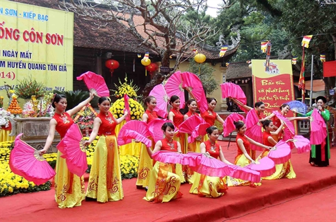 Ouverture de la fête printanière de Côn Son-Kiêp Bac à Hai Duong